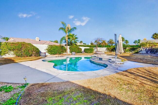 Building Photo - 5 Curie Ct