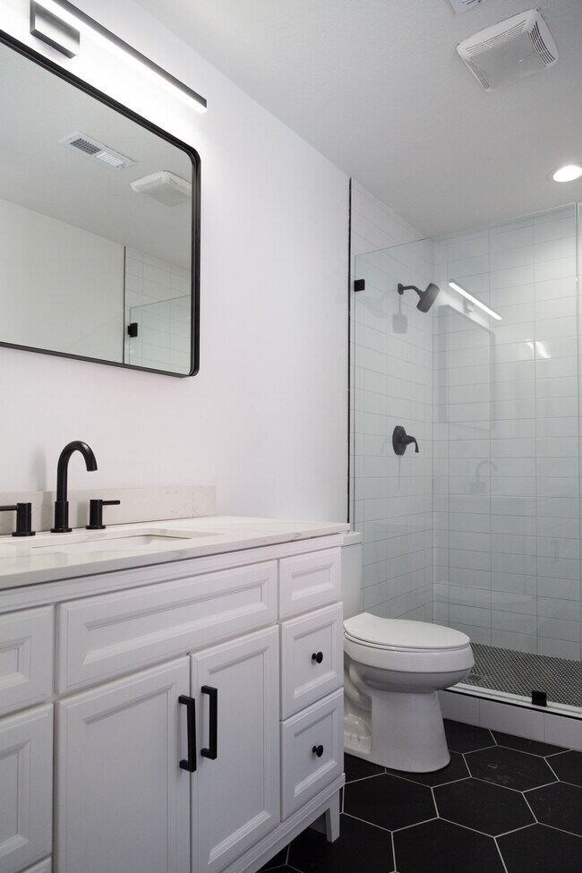 Building Photo - 193 S 400 W