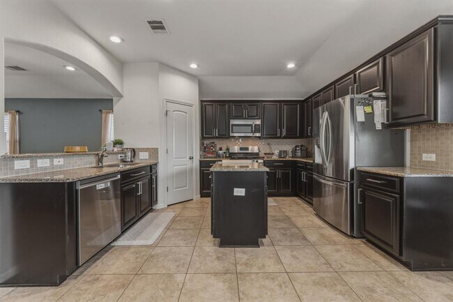 Building Photo - 5809 Scenic Lake Dr