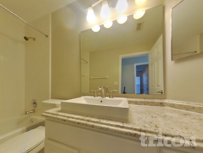 Building Photo - 15115 Margaux Dr