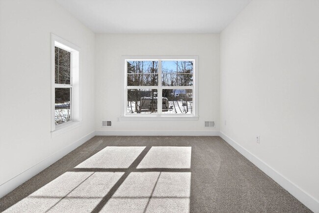 Building Photo - Hemlock Manor