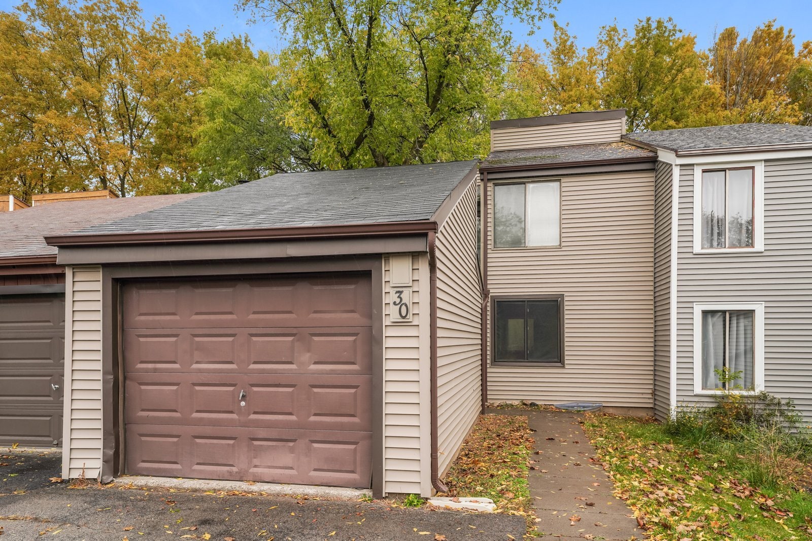 Building Photo - 30 Tilegate Glen