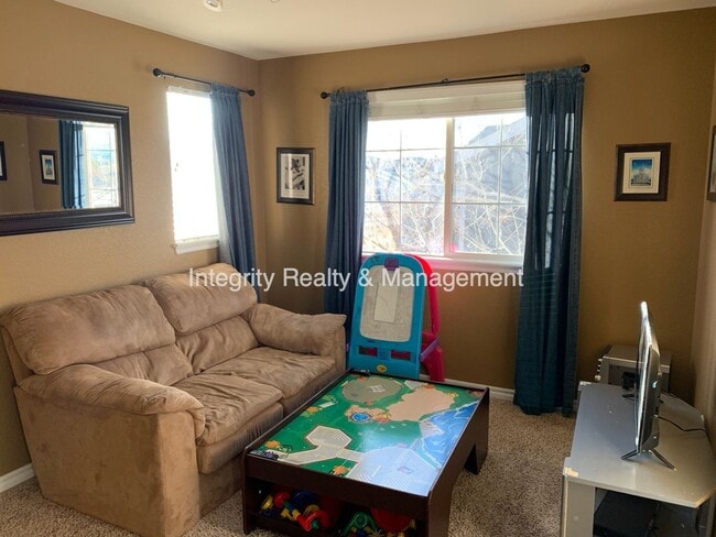 Building Photo - 3025 Redhaven Way