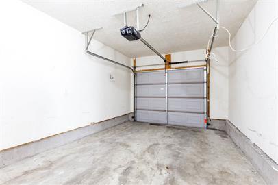 Building Photo - 300 Elkchester Cir