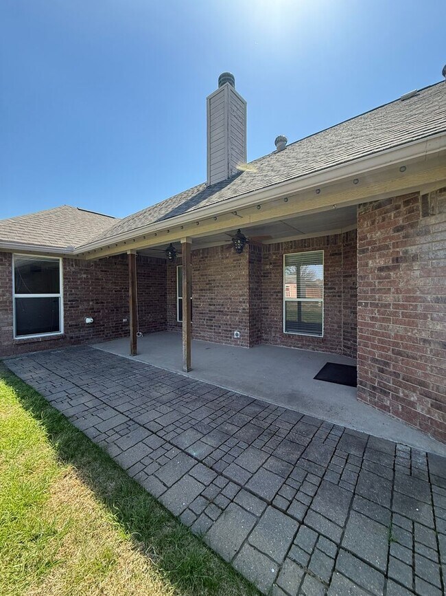 Building Photo - 5 bedroom - Great OUTDOOR LIVING - ALEDO ISD