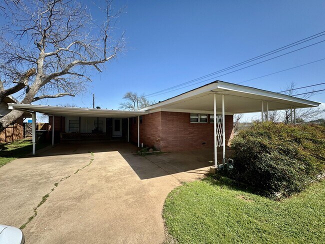 Building Photo - 419 E Rogers Dr