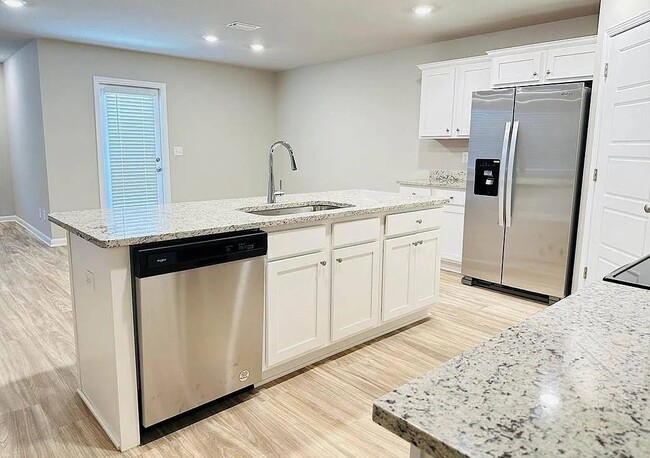 Building Photo - 2495 Arbordale Lp