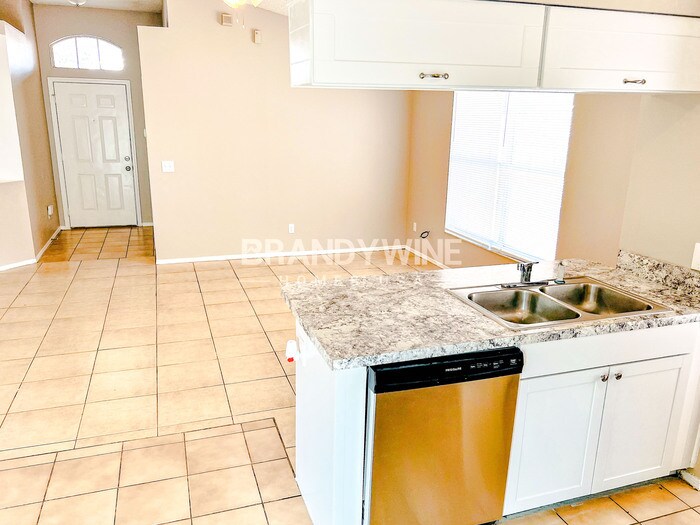 Building Photo - 3314 Lake Tiny Cir