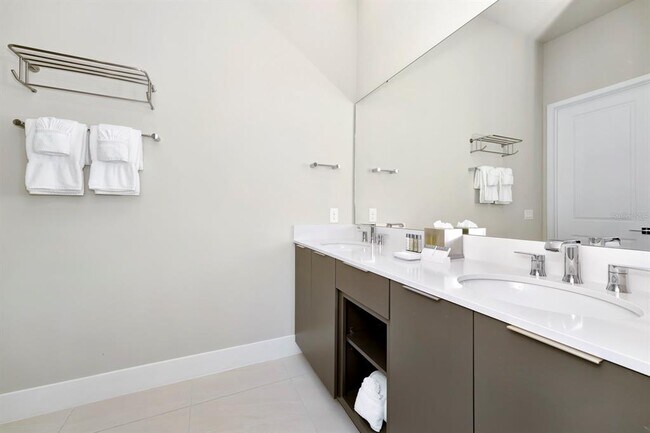 Building Photo - 7740 Sandy Ridge Dr
