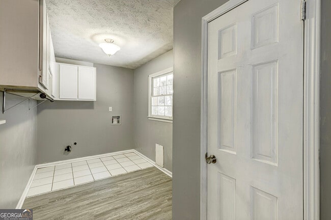 Building Photo - 922 Sharon Ct