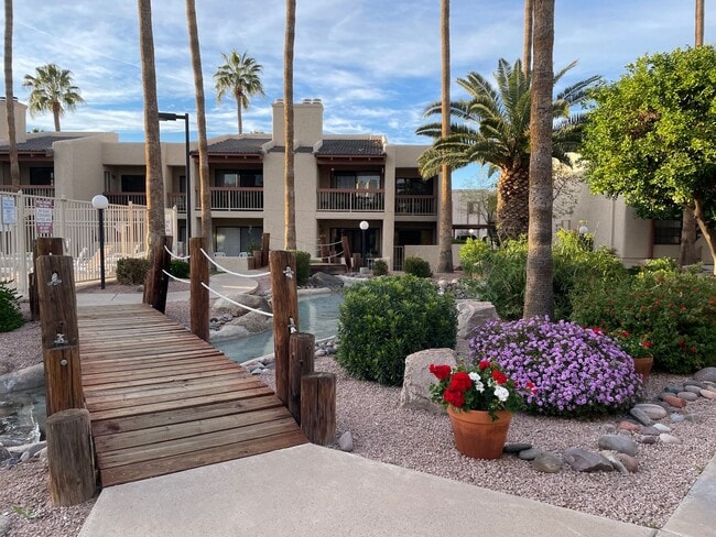 Building Photo - $1,550 2-3 Bedroom For Lease With Community Heated Pool & Spa in 85207!