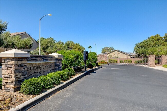 Building Photo - 2411 Winter Cliffs St
