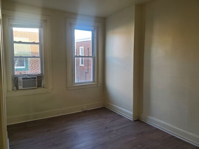 Building Photo - 3 Bedroom House in West Philadelphia