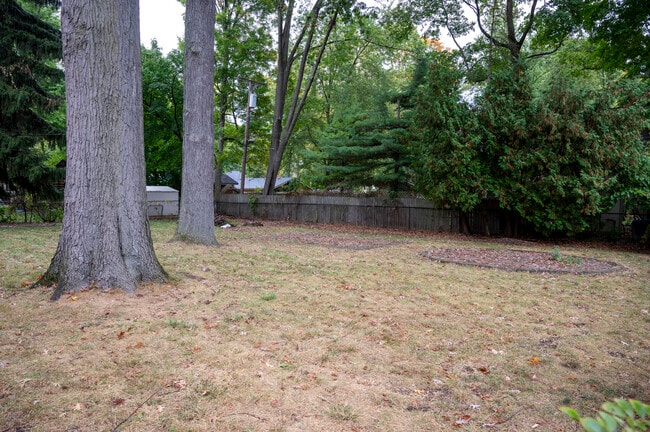 Building Photo - 46254 Custer Ave