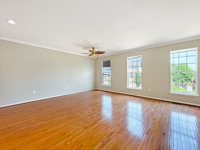 Building Photo - 15716 Palermo Terrace
