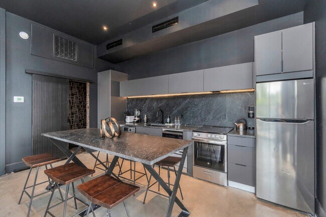 Building Photo - 2683 Blodgett St