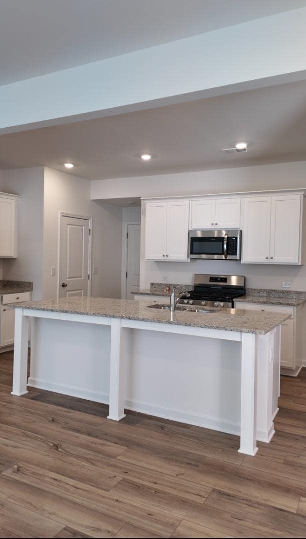 Building Photo - 136 Market St