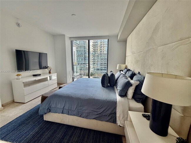 Building Photo - 88 SW 7th St