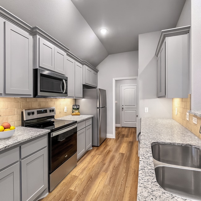 Building Photo - Move in Special - 1/2 off 2nd full month of rent