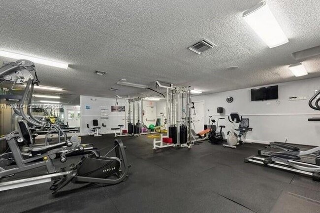 Building Photo - 169 Lake Carol Dr