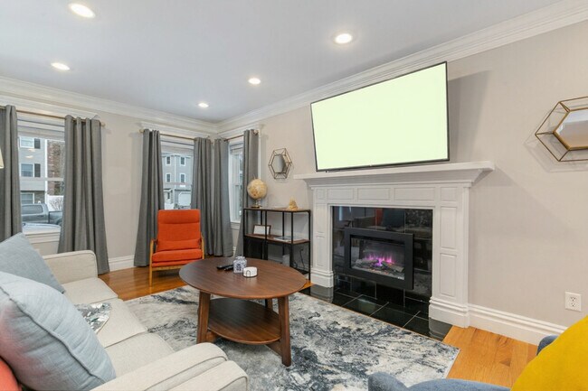 Building Photo - 3 Chapel Way