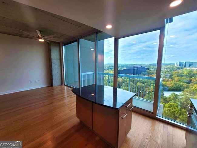 Building Photo - 3300 Windy Ridge Pkwy SE