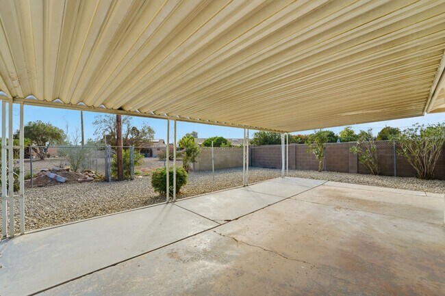 Building Photo - Resort-Style 55+ Living in the Heart of Sun City – Freshly Updated with Bonus Arizona Room & Priv...