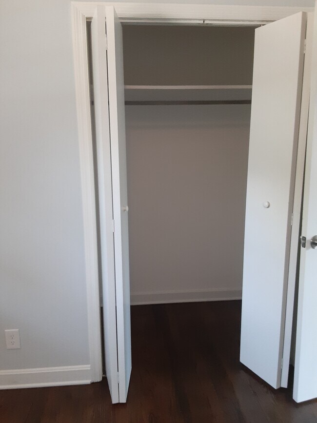 Building Photo - 2916 Camberley Dr