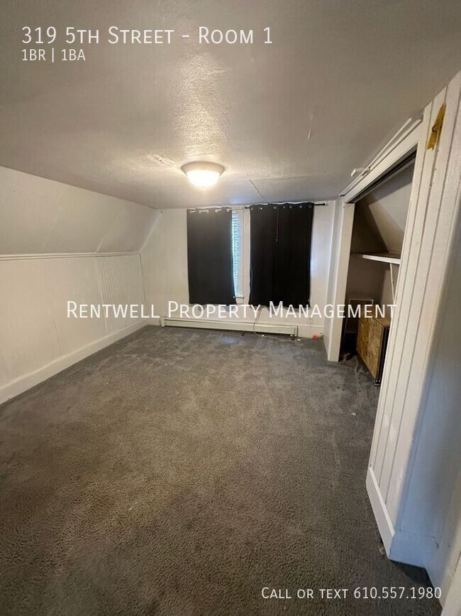 Building Photo - 319 5th St