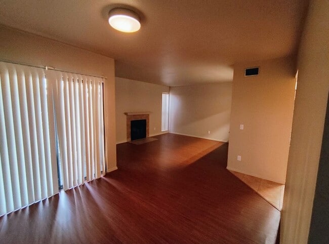 Building Photo - 951 N Camino Seco