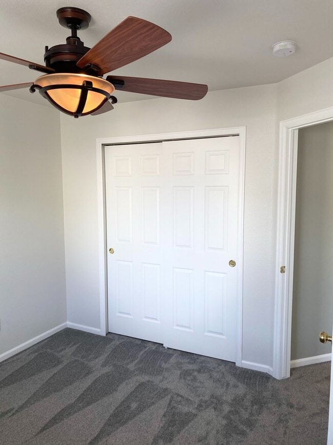 Building Photo - Move In Special 1/2 OFF FIRST MOTNHS RENT! Beautiful Mountain Views / 4 Bedroom Home