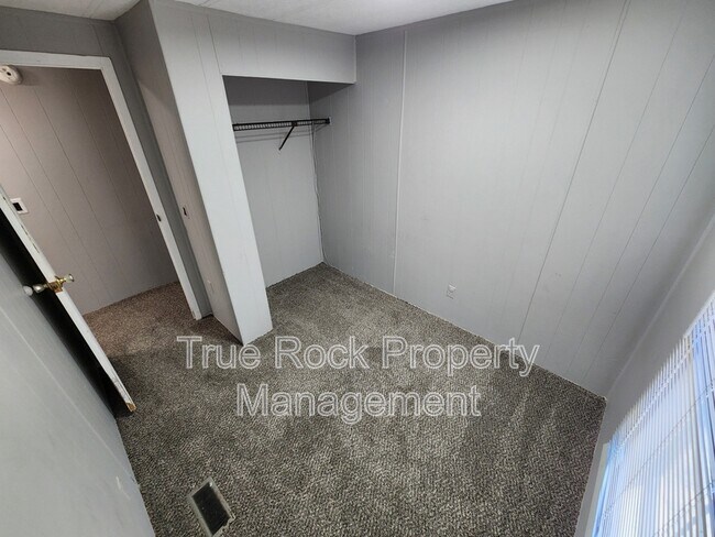 Building Photo - 10639 County Rd 3600