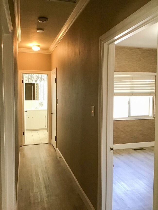 Building Photo - 3 Bedroom Home in Gilroy
