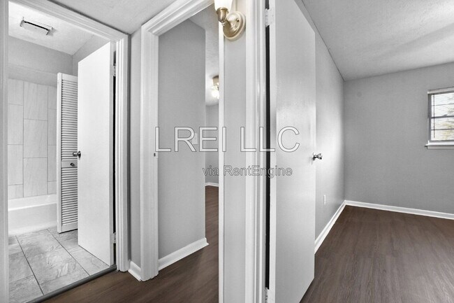 Building Photo - 3325 Breckenridge Ln