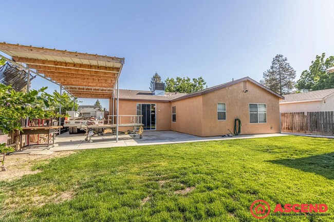 Building Photo - Comfortable 3BD/2BA Home in Tulare's 93274 — Move-In Ready!