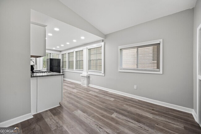 Building Photo - 1126 Briarcliff Pl NE