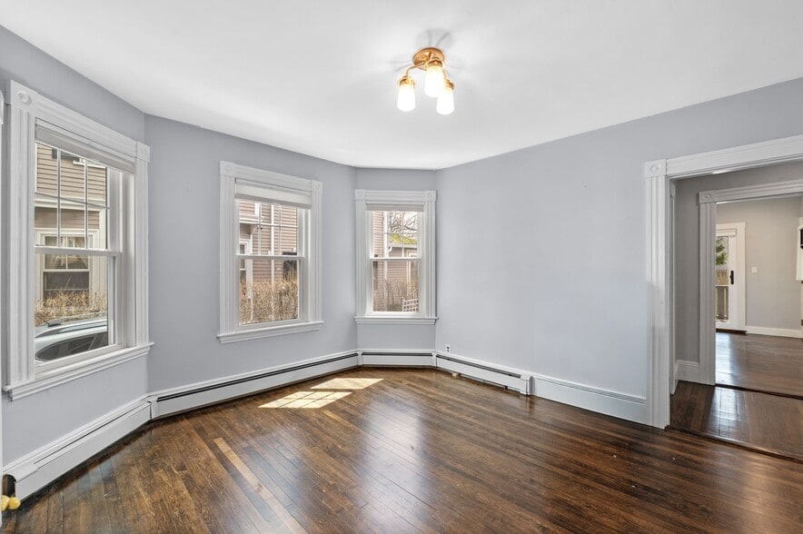 Building Photo - 41 Abbott St