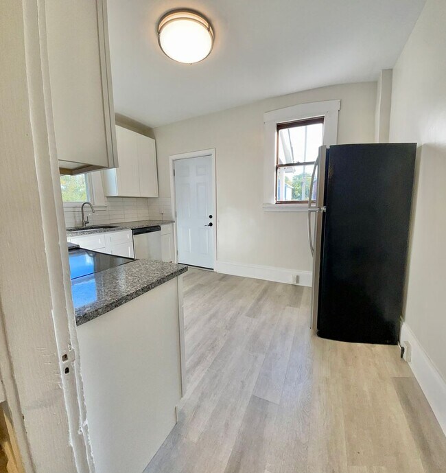 Building Photo - 918 Carpenter St