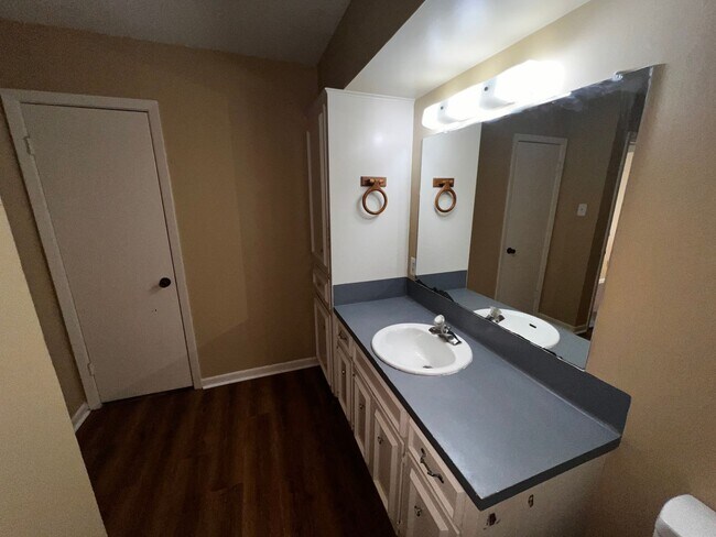 Building Photo - 6537- 6543 Long Meadow