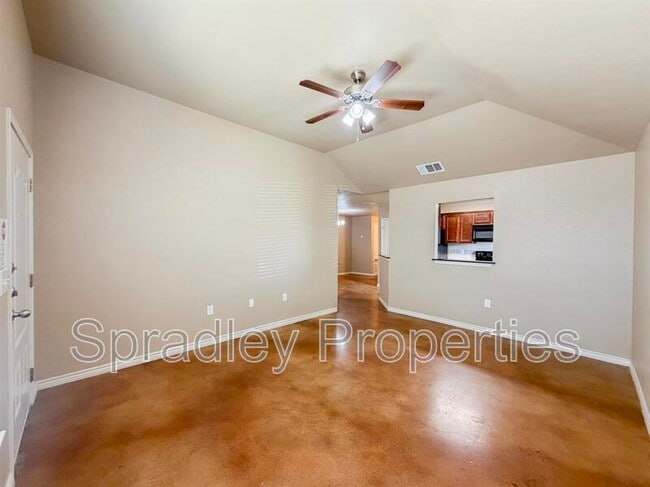 Building Photo - 757 E Ridge Blvd
