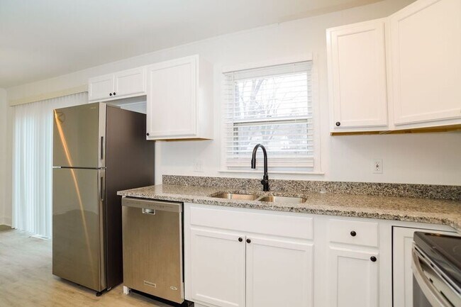 Building Photo - 13212 Ashland Ave