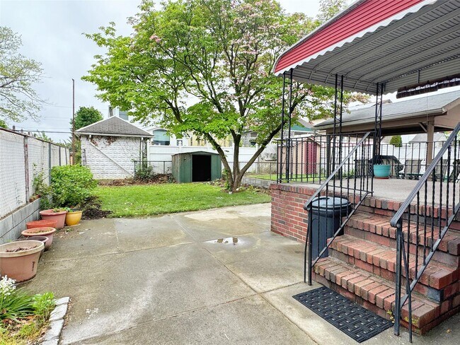 Building Photo - 147-40 20th Rd