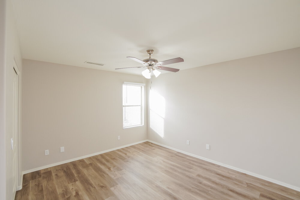 Building Photo - 25279 W Parkside Ln S