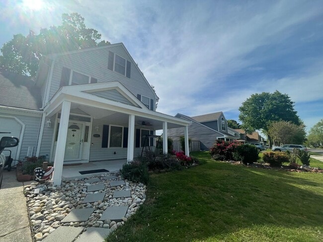 Building Photo - BEAUTIFUL 4 BED / 2.5 BATH SF IN COVENTRY