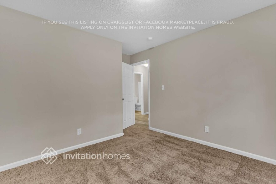 Building Photo - 1990 Branch View Dr