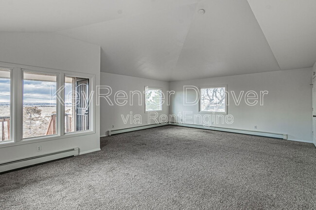 Building Photo - 990 Beech St