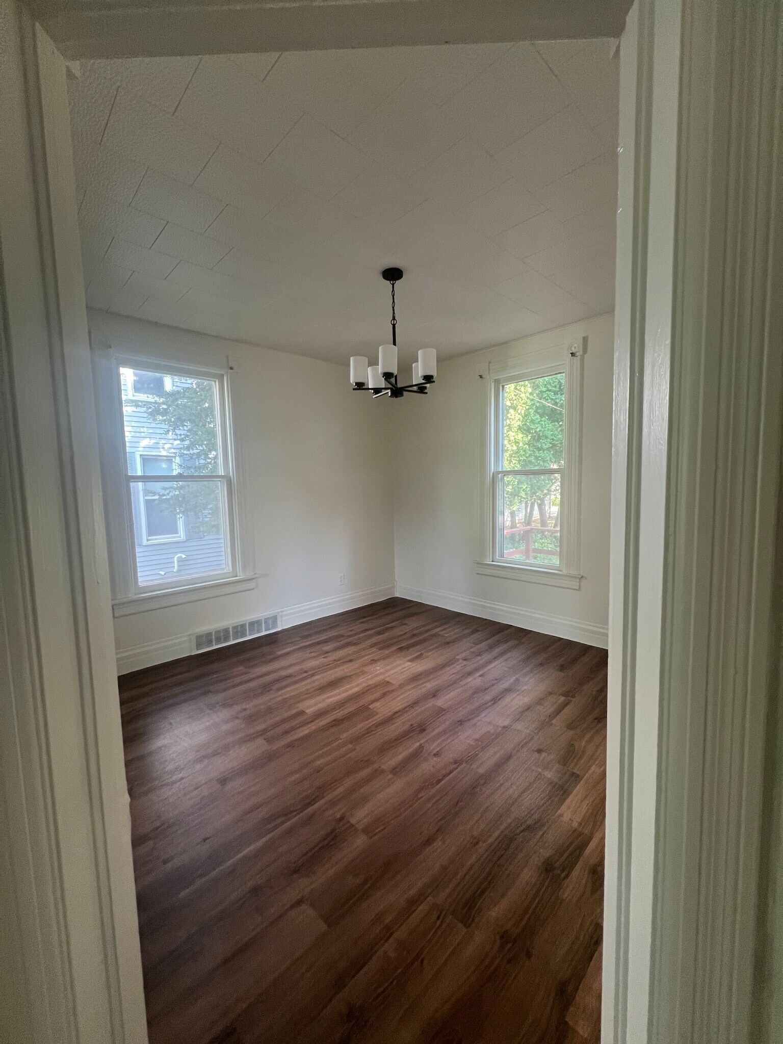Dining Room - 507 Center Ave
