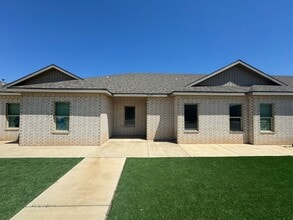 Building Photo - 2Bed/ 2Bath Available MAY- in Lubbock cooper ISD!