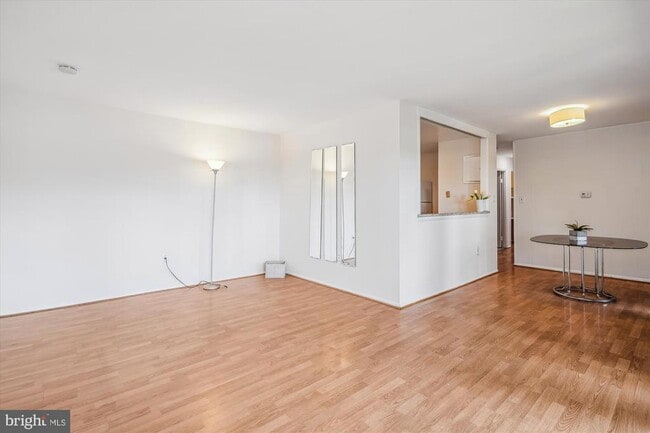 Building Photo - 9274 Adelphi Rd