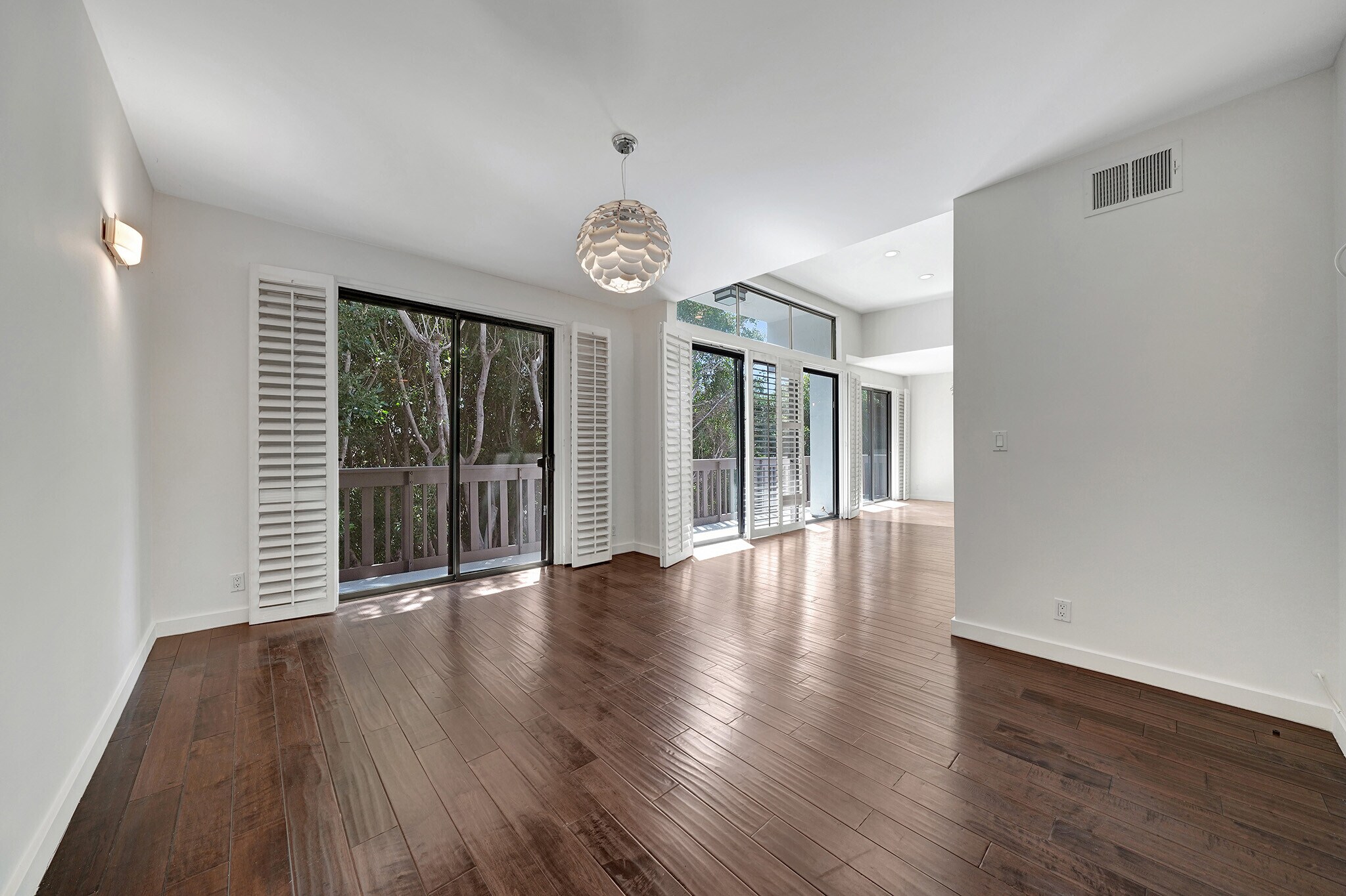 Building Photo - 8871 Burton Way